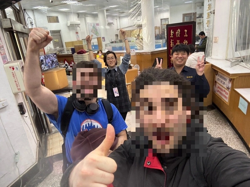 台中警助尋回遺失相機　澳洲遊客讚「比行程精彩」