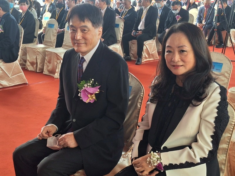 羅智先談家樂福改名