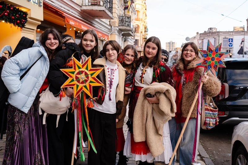 基輔青年耶誕節裝扮
