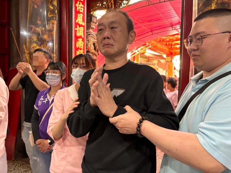 男中風進香路難行　勤復健走進白沙屯拱天宮圓夢