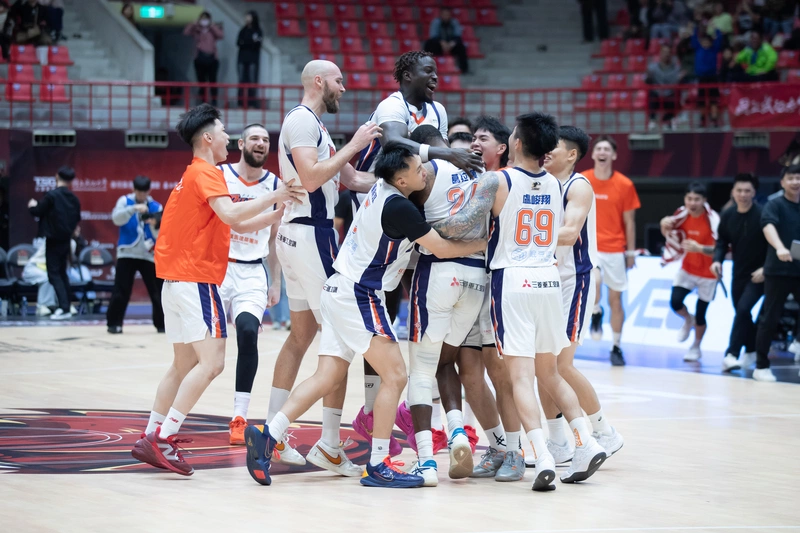 PLG葛拉漢飆致勝一擊　助領航猿驚險擊退獵鷹