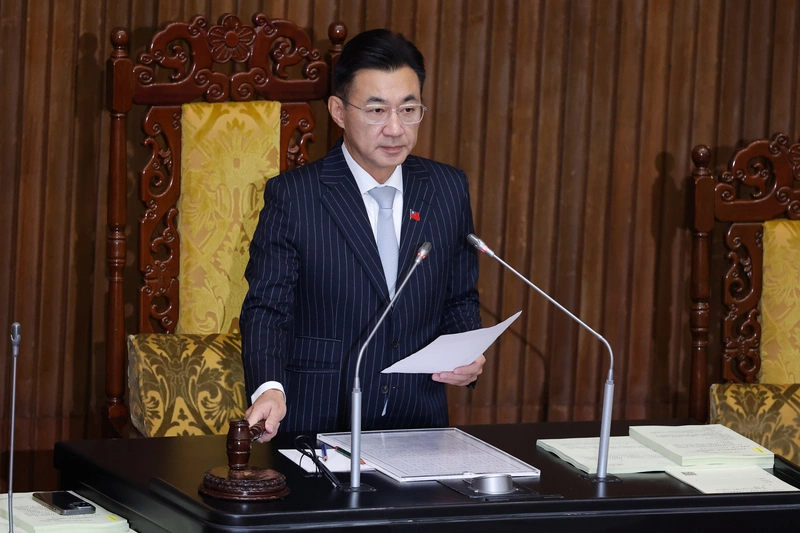 立法院會三讀技師法　江啟臣敲槌