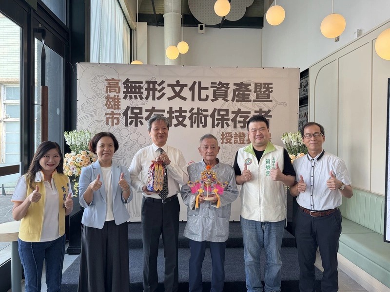從刺繡到戲偶盔帽　高雄新認定兩名文資保存者