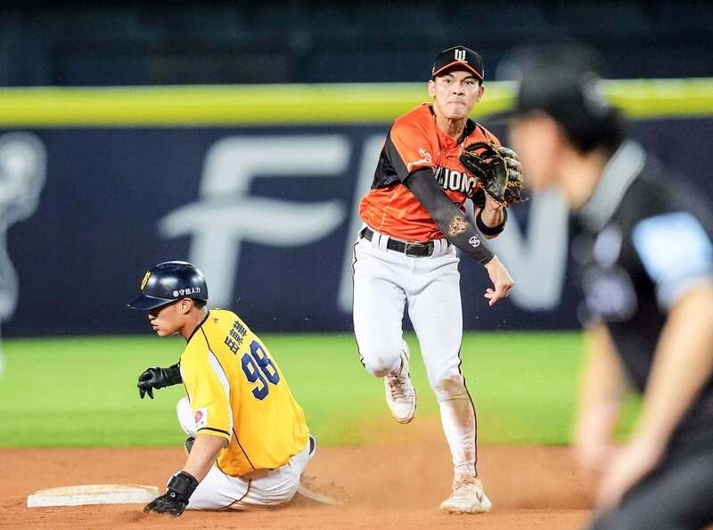 陳聖平連2天守備亮眼　林岳平點名季後賽驚奇球員
