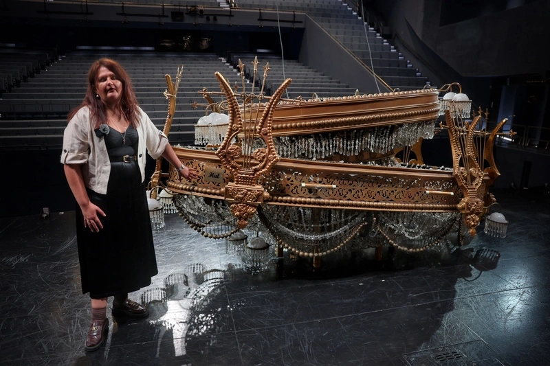 歌劇魅影後台解密　機關布景虛實打造華麗舞台