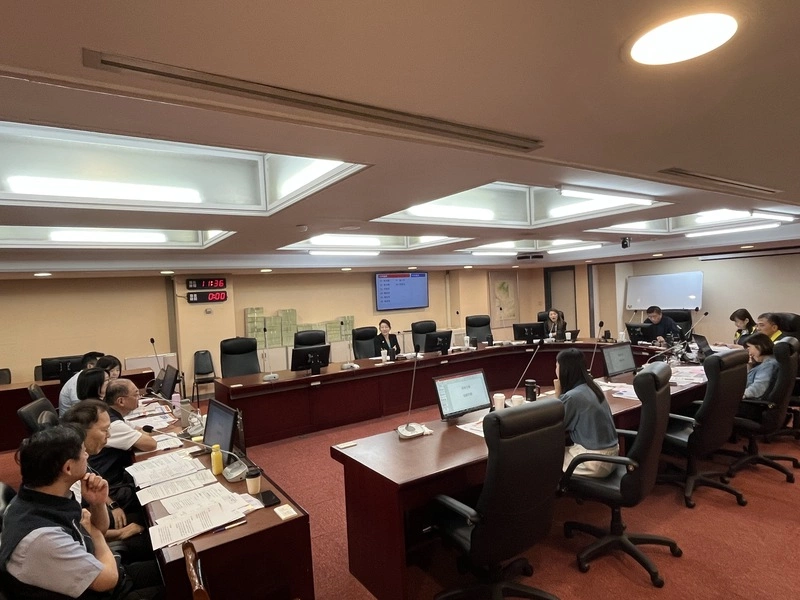 北市議會民政委員會退回北市府麥登勞案等報告