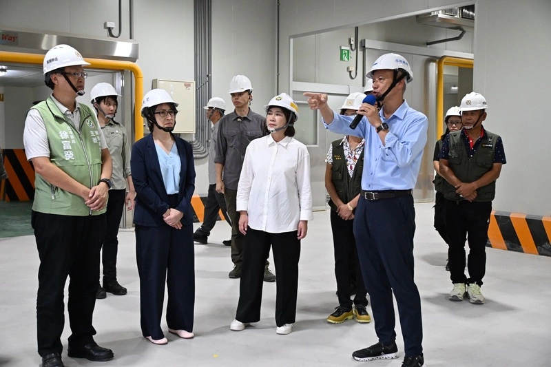 蕭副總統參訪屏東國際包裝廠冷鏈物流 116年2月營運