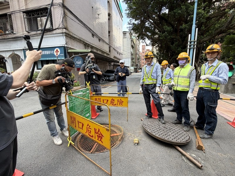 孔蓋埋入路面搶修耗時　台電籲5大場域不降埋
