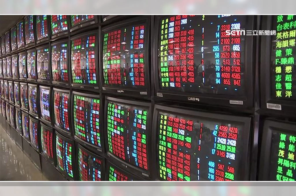 台股站上三萬大關！收盤30105.04點創歷史新高...台積電單日漲85元...竄至1670元再破紀錄