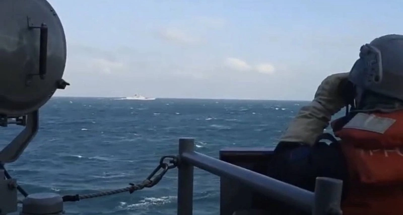 中共軍演　海軍田單艦監控