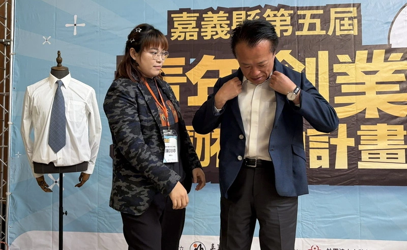 世界洋服大賽金牌陳詩婷為翁章梁量身訂製西裝