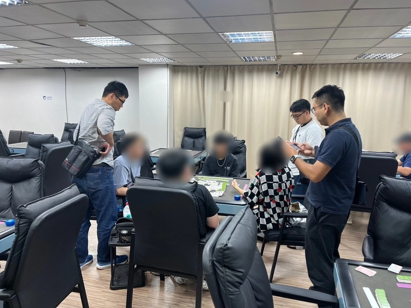 淡水棋牌社用電子支付賭博　警埋伏逮大學生賭客