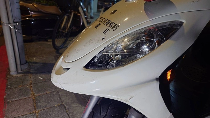 北市警執行交管勤務遭撞手骨折
