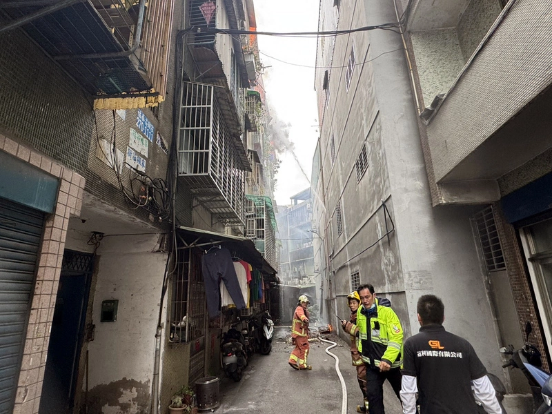 新北新莊住宅頂樓火警（2）