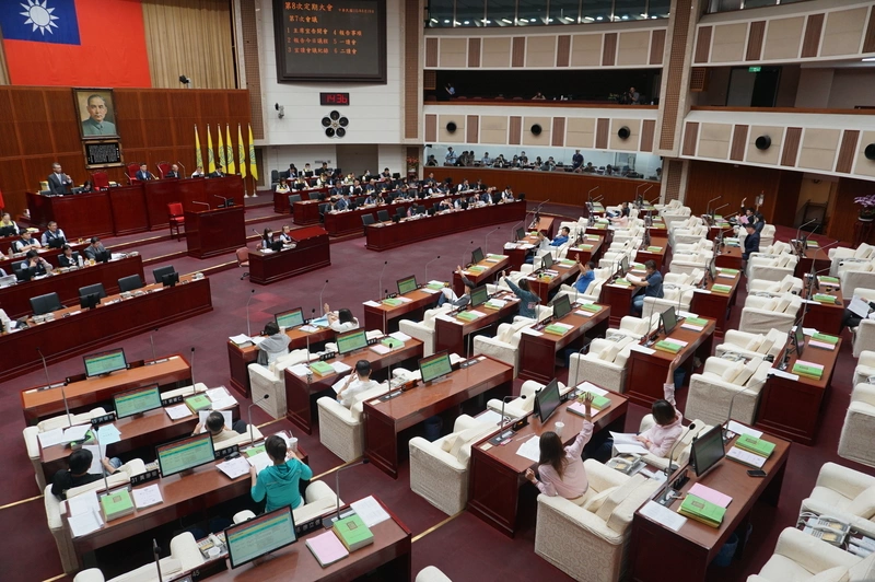 蔣萬安喊普發2萬　綠議員提案響應藍反對
