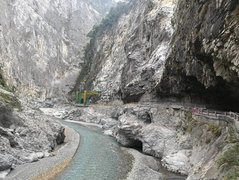 中橫公路東段多處施工  公路局工務段拚修復改善