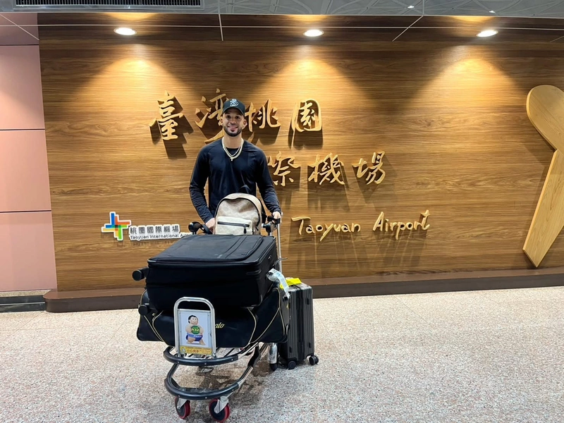 邦力多、魔力藍抵台　悍將6洋將到齊4日開訓