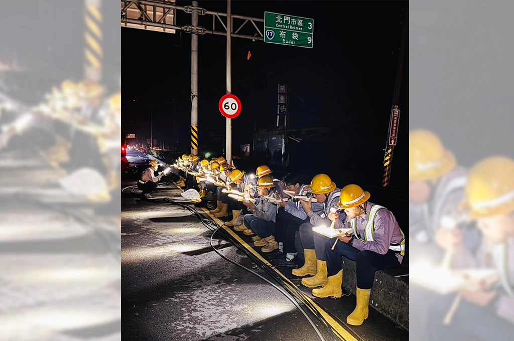 丹娜斯颱風毀電塔電桿致全台逾71萬戶停電！台電人員夜間搶修畫面曝光、感動數萬人...眾網友：感恩有你們