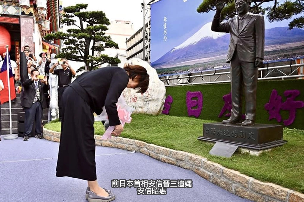 安倍昭惠訪台「向安倍晉三銅像獻花」...拭淚向亡夫報告門徒當選「日本第一位女首相」：在天國的他會為高市早苗加油！