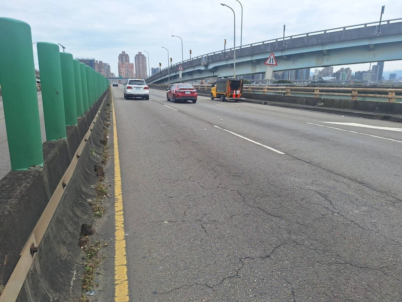 三重台1線高架橋15日起夜間銑鋪　部分車道封閉