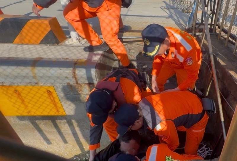 澎湖民眾港區活動不慎落海  海巡即時救援送醫