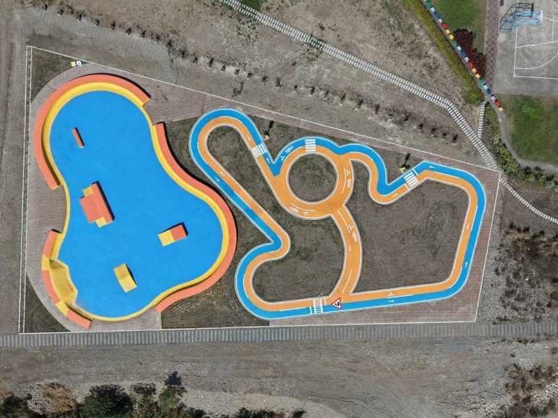 台中大里草湖溪滑步車廣場啟用  河濱變身親子樂園