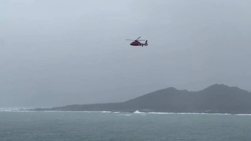 新北貢寮釣客落海失聯　陸海空搜救中
