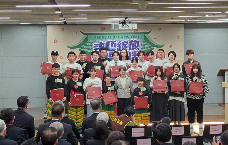 副總統台中關懷家扶青年　肯定才藝培育發掘潛能