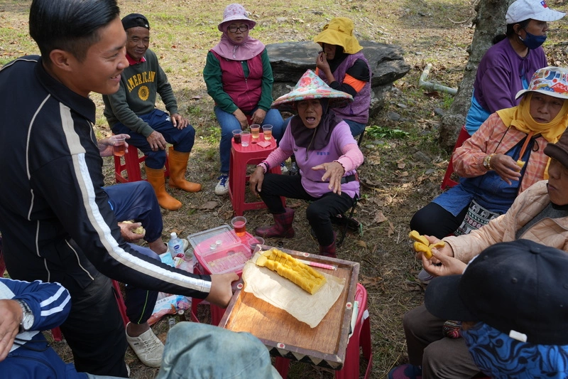屏東白鷺部落古道祭　分送福糕