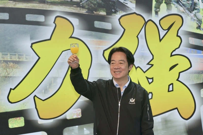 視導東部駐軍　賴總統盼朝野在國防議題上放下歧見