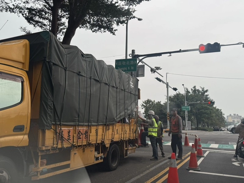 標誌標線改善工程釀塞車　竹縣府：將加速
