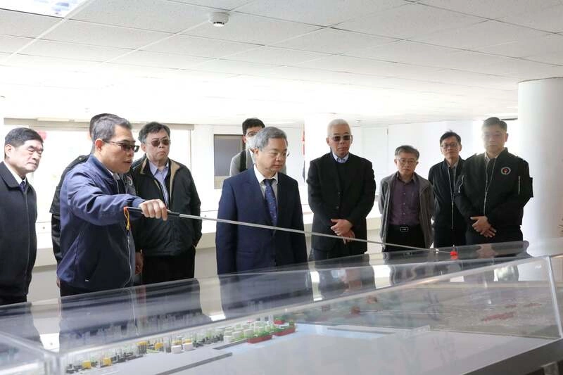 龔明鑫南下視察中油台電　盼確保春節能源供應穩定