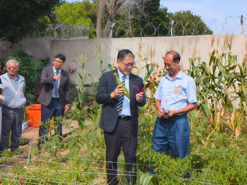 赴金門監獄參與技職成果展　鄭銘謙勉學一技之長