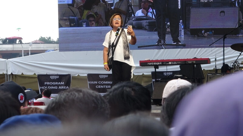 前參議員德利馬 反貪污示威站台