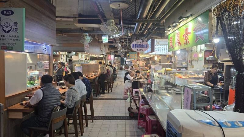 基隆仁愛市場2樓3/16起汰換空調 美食攤位停業2個月