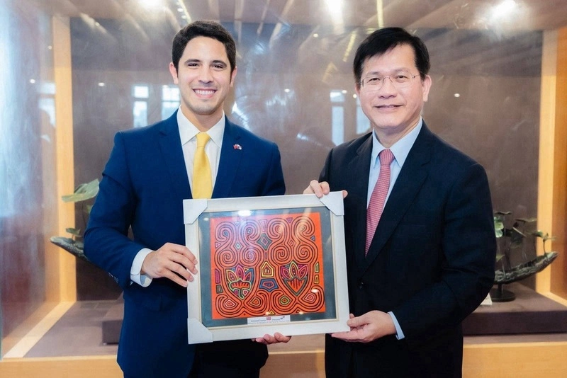 林佳龍午宴巴拿馬議員團　盼以務實開放態度開啟合作