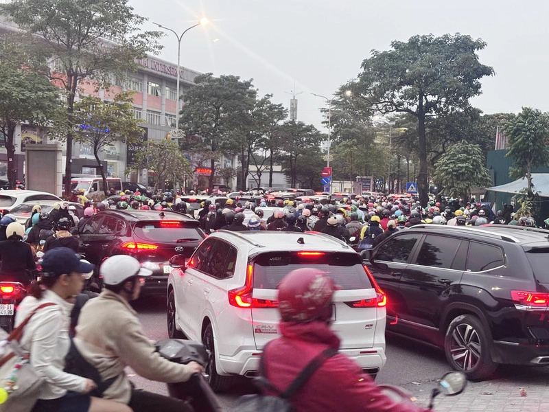 人口激增道路不堪負荷  河內塞車日益嚴重阻礙發展