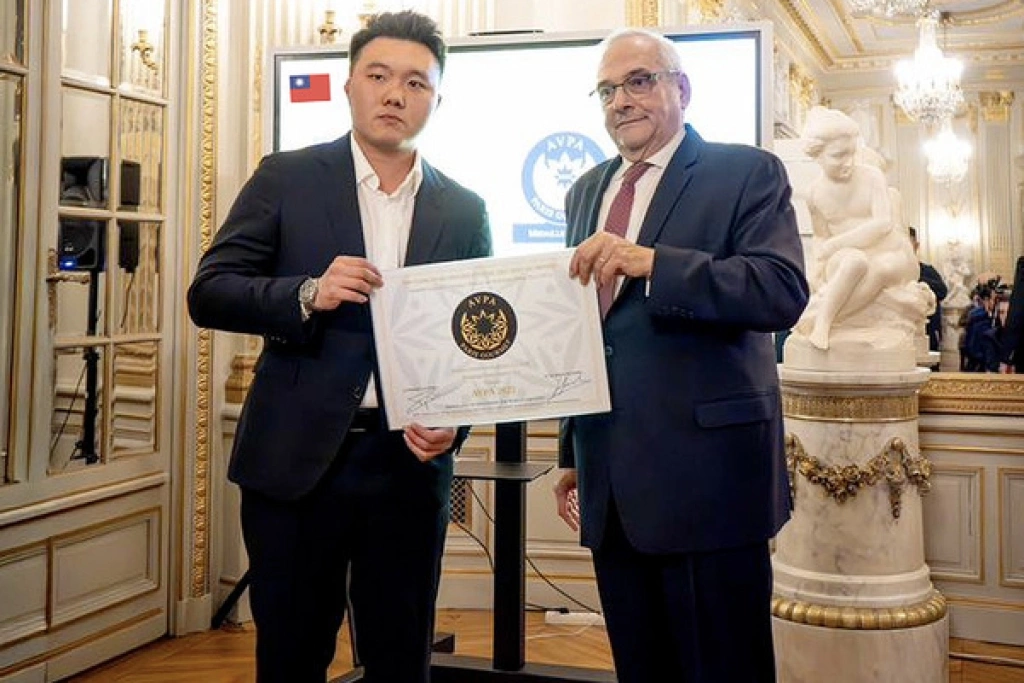 聚鑫製茶廠華崗雪源頭茶葉法國茶賽得獎（2）