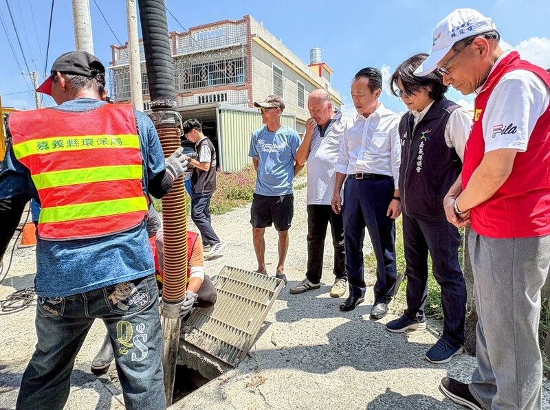 翁章梁視察東石清溝防颱整備　降低災害風險
