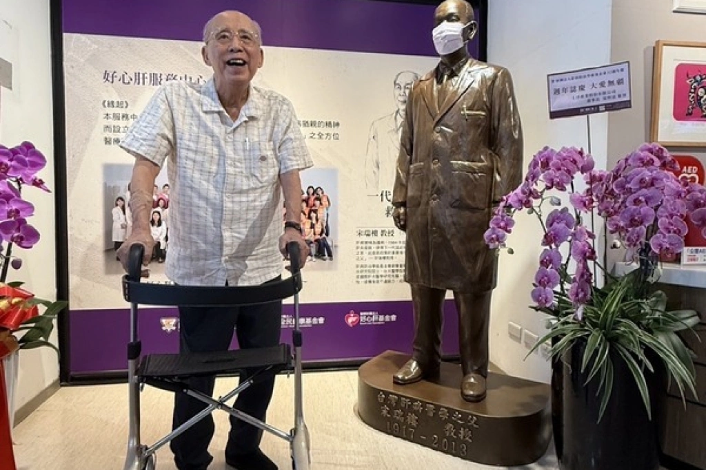 出席肝基會週年慶跌倒　吳伯雄：身體無恙