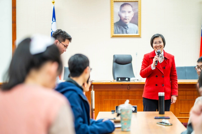 遭傳拍桌、曾承諾不選縣長等　徐欣瑩：與事實不符