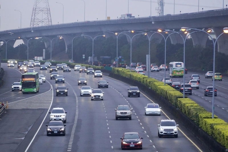 連假收假日國道交通量低於預估　零星路段壅塞