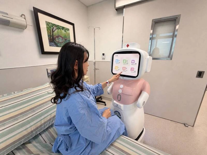 大馬推動智慧醫療轉型　台灣AI照護機器人成亮點