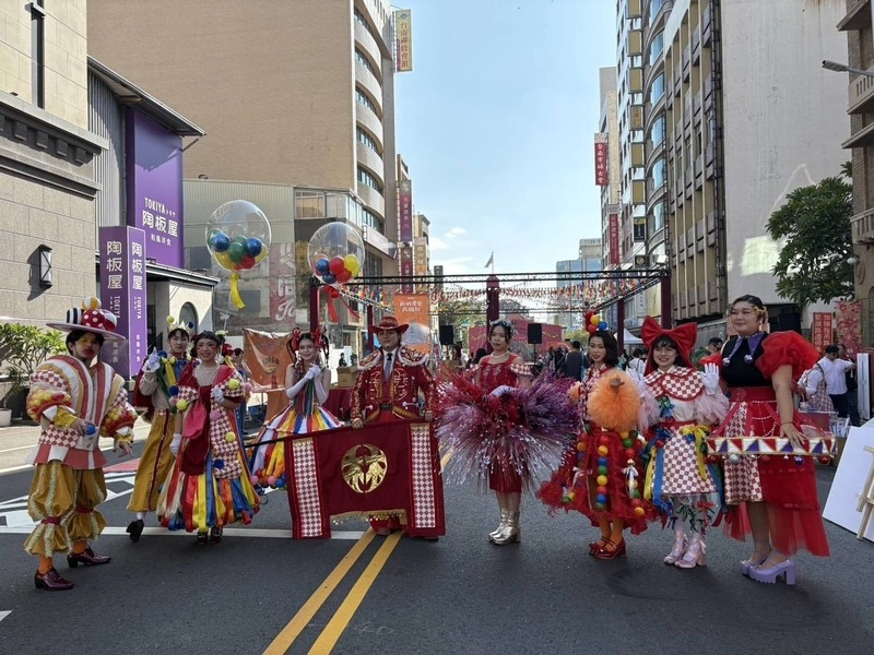 台南林百貨府城摩登大遊行登場