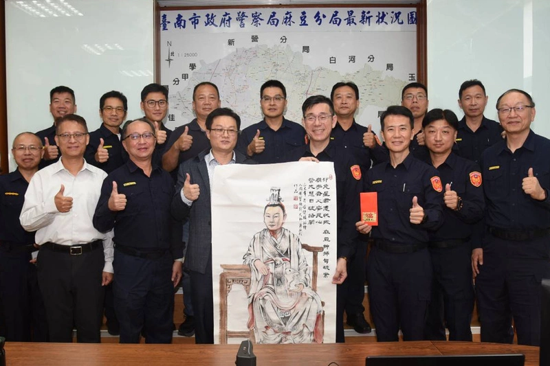 南警追回遭竊神像　市府副秘書長贈手繪水墨畫