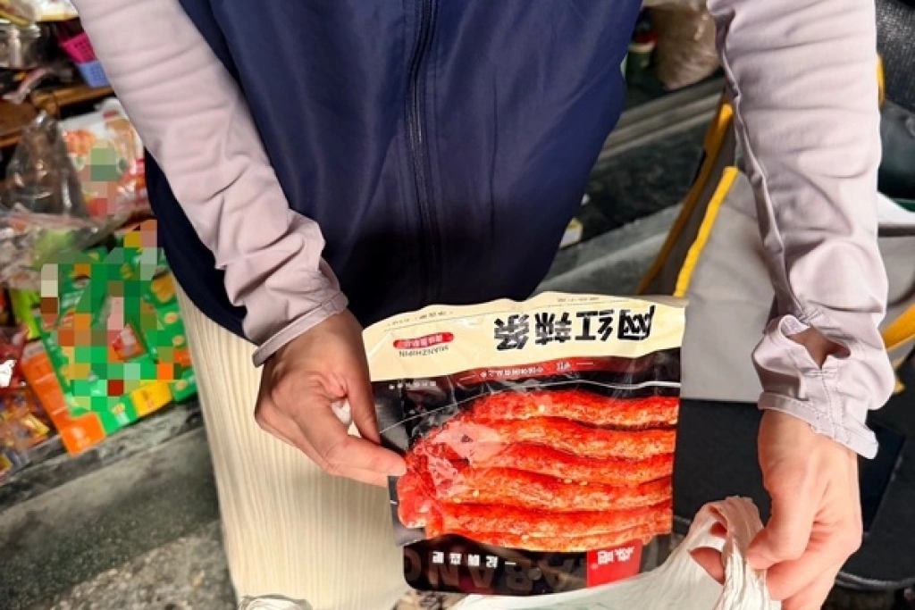國小前賣來源不明中國零食　高雄衛生局查獲開罰