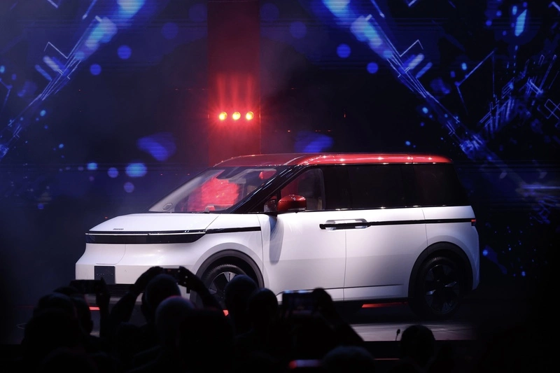 2025鴻海科技日　Model A登場