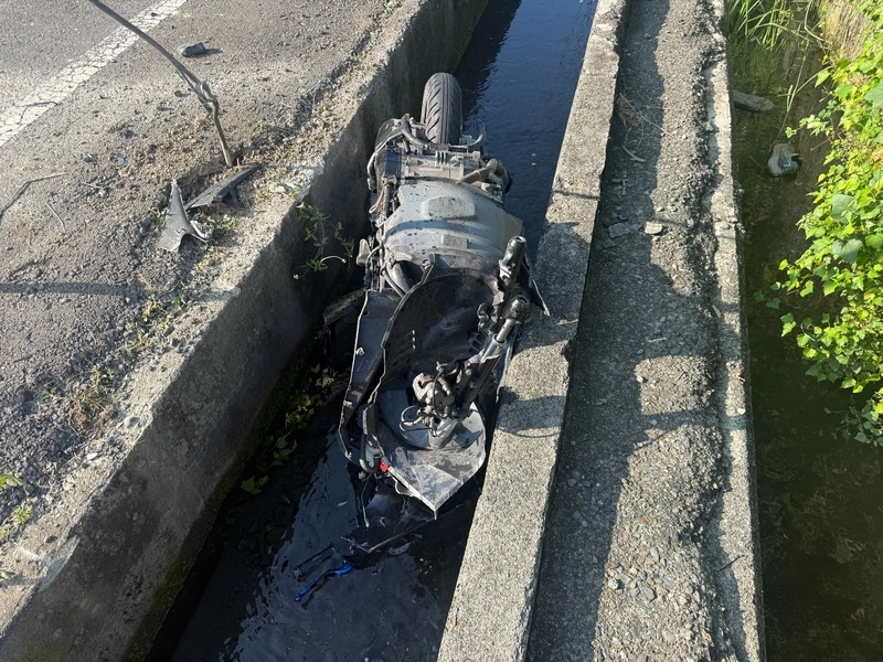 屏東竹田車禍機車拋飛至大排　騎士乘客皆不治