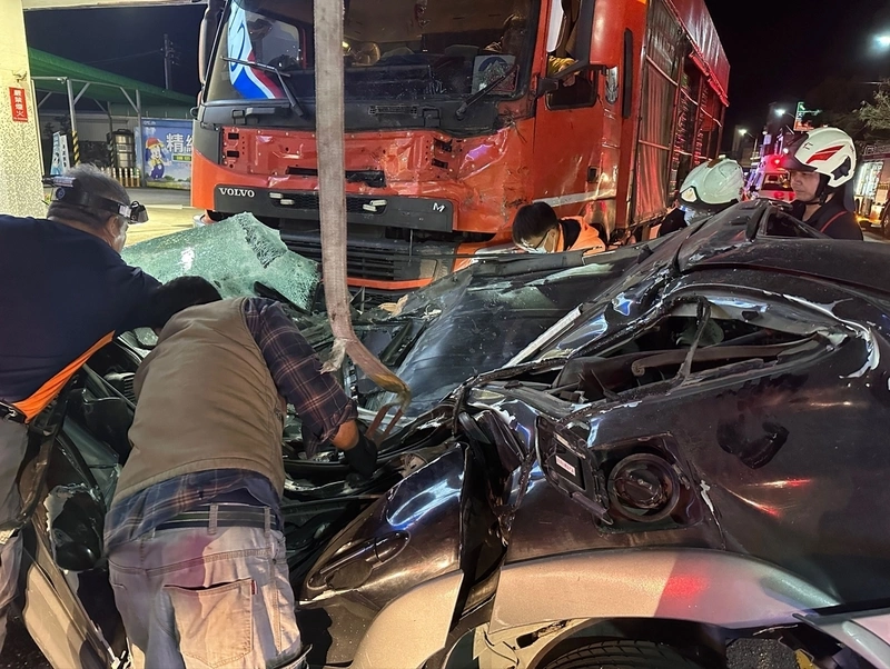 台東大武南迴公路3車連環撞　1人不治