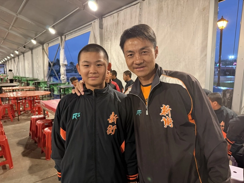 威力盃少棒南投首日火力猛　教頭之子轟滿貫砲